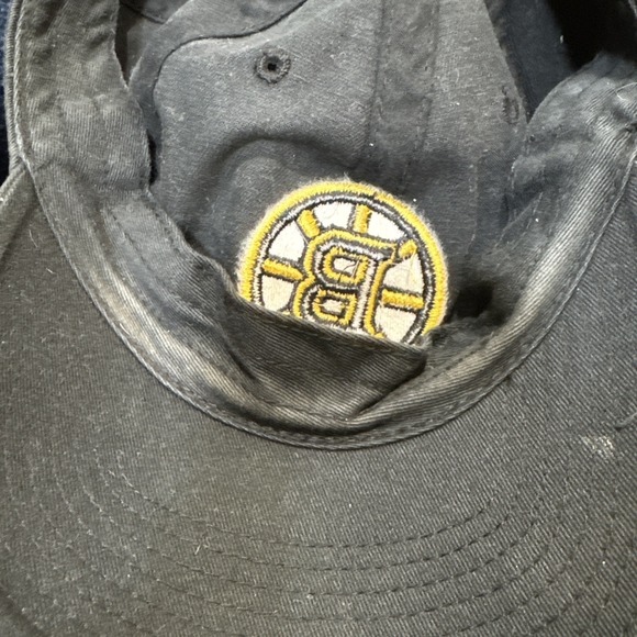 Boston Bruins Bedazzled B Hat Strapback Black NHL Hockey 47 Brand - Picture 9 of 10